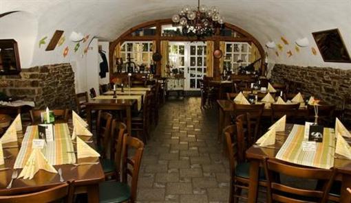 фото отеля Moselland Hotel Im Enderttal Zum Onkel Willi