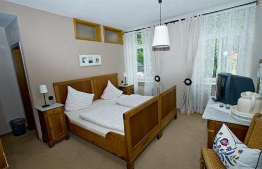 фото отеля Moselland Hotel Im Enderttal Zum Onkel Willi
