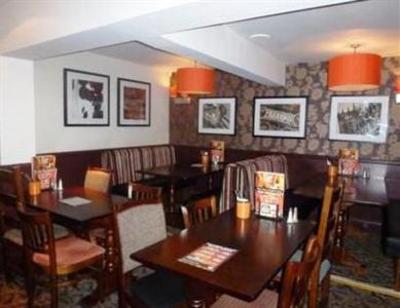 фото отеля Premier Inn Haydock Park Wigan