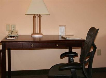 фото отеля Hampton Inn & Suites Denton