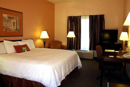 фото отеля Hampton Inn & Suites Denton