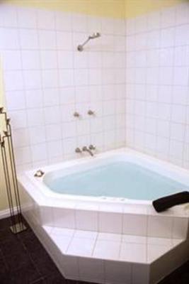 фото отеля Jolee Accommodation