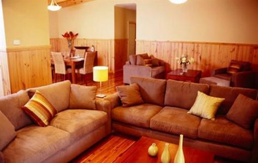 фото отеля Jolee Accommodation