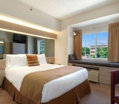 фото отеля Microtel Inn And Suites Bloomington