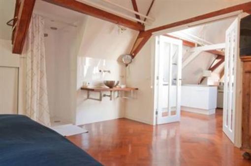 фото отеля A & A Shortstay Apartment