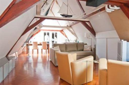 фото отеля A & A Shortstay Apartment