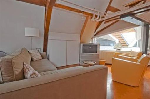 фото отеля A & A Shortstay Apartment