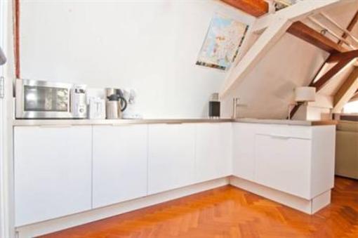 фото отеля A & A Shortstay Apartment