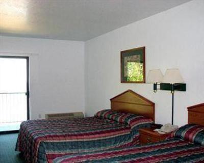 фото отеля Beachfront Hotel Houghton Lake
