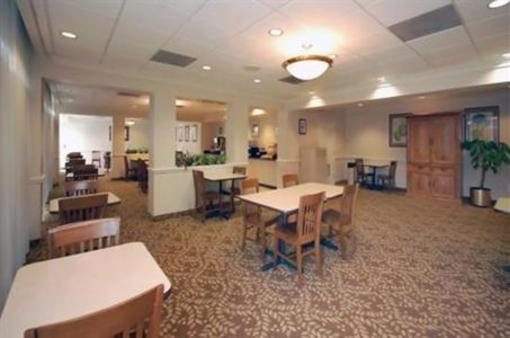 фото отеля Howard Johnson Inn & Suites Hobby Airport