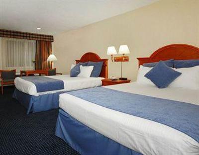 фото отеля Howard Johnson Inn & Suites Hobby Airport