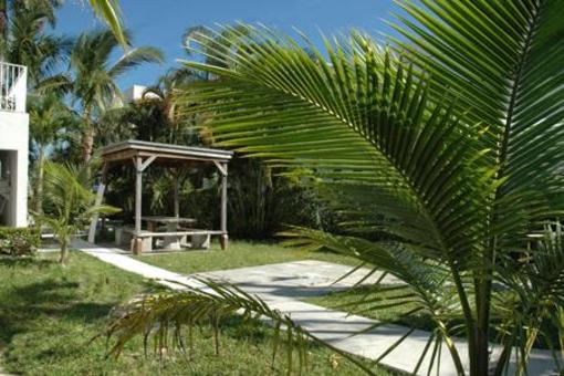 фото отеля Summerland Suites