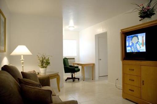 фото отеля Summerland Suites