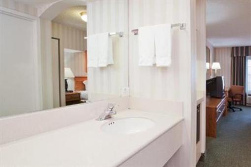 фото отеля Holiday Inn Express Frazer Malvern
