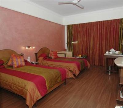 фото отеля Piccadily Hotel Lucknow