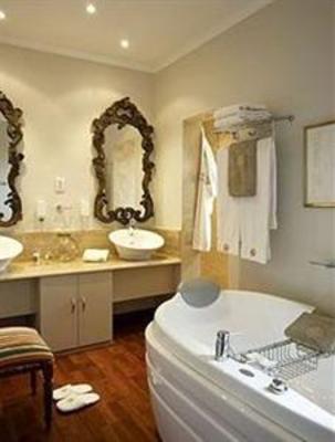фото отеля Schulphoek Seafront Guesthouse Hermanus