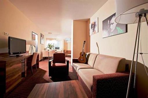 фото отеля Thermenhotel Stoiser Loipersdorf bei Furstenfeld