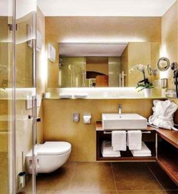 фото отеля Thermenhotel Stoiser Loipersdorf bei Furstenfeld