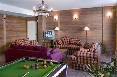 фото отеля Les Hameaux et Chalets de la Vallee d'Or