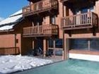 фото отеля Les Hameaux et Chalets de la Vallee d'Or