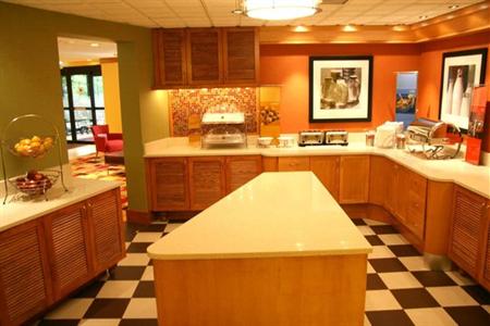 фото отеля Hampton Inn Baltimore Overlea