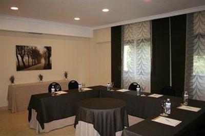 фото отеля NH La Florida Aparthotel