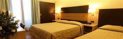 фото отеля Albergo Enrichetta Desenzano del Garda