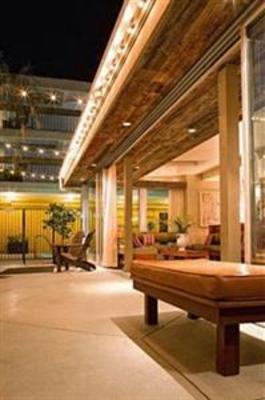 фото отеля Farmer's Daughter Hotel