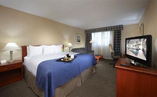 фото отеля Holiday Inn Calgary-Macleod Trail South