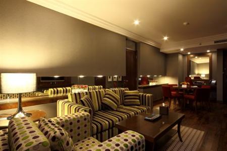 фото отеля Crowne Plaza Riyadh Minhal