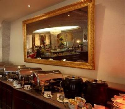 фото отеля Crowne Plaza Riyadh Minhal