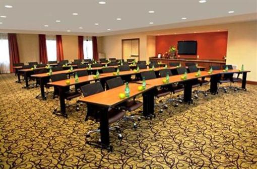фото отеля Staybridge Suites Chantilly - Dulles Airport