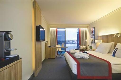 фото отеля Radisson Blu Waterfront Hotel