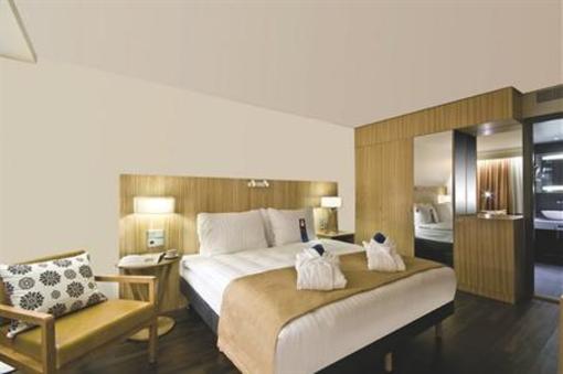фото отеля Radisson Blu Waterfront Hotel