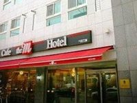 Hotel The M