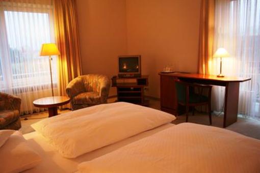 фото отеля Hotel Rabennest Raben Steinfeld