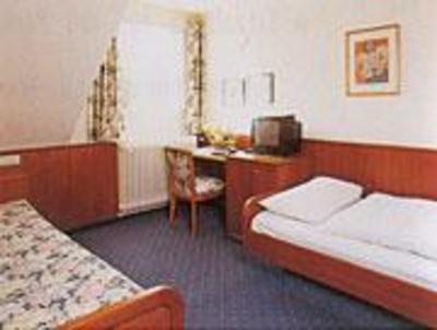 фото отеля Hotel Zur Linde Stockach