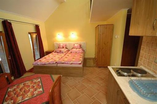 фото отеля Var-Lak Apartman