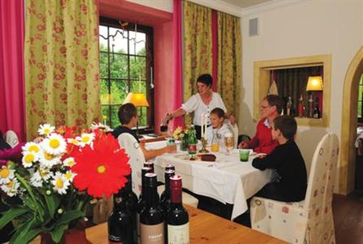 фото отеля Landgasthof zur Linde Hotel Brand-Laaben