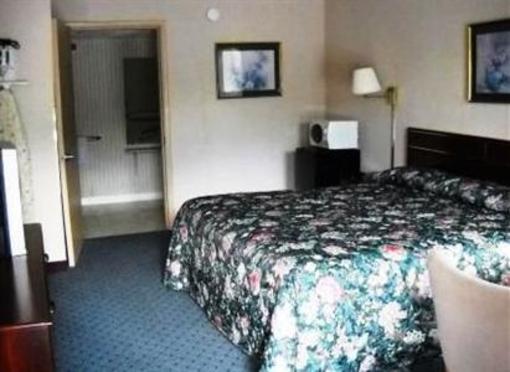 фото отеля Camilla Inn & Suites