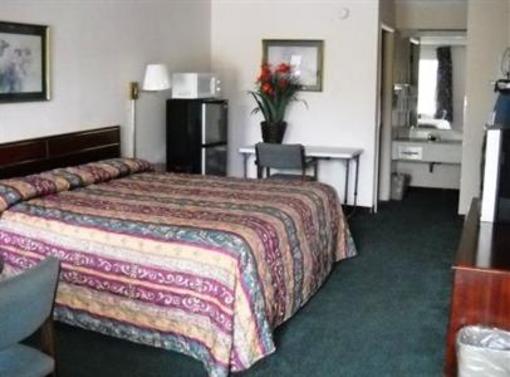 фото отеля Camilla Inn & Suites