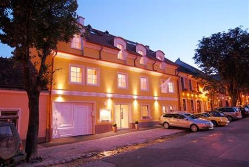 фото отеля Winzerhotel Voehringer