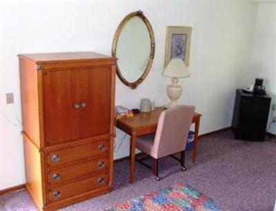 фото отеля Best Budget Inn Carthage