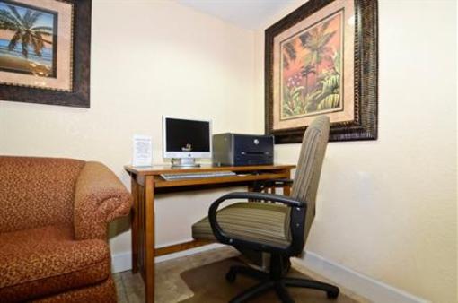 фото отеля BEST WESTERN Edgewater Inn