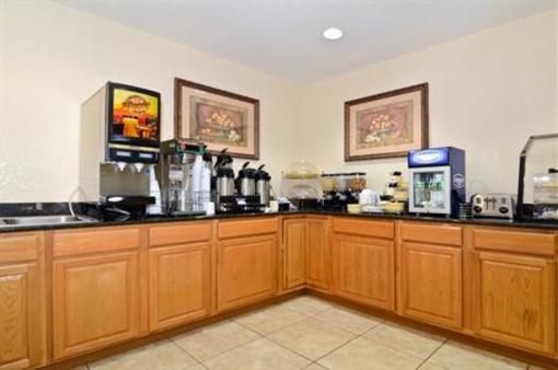 фото отеля BEST WESTERN Edgewater Inn