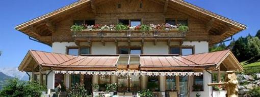 фото отеля Forsthof Apartments St. Johann im Pongau