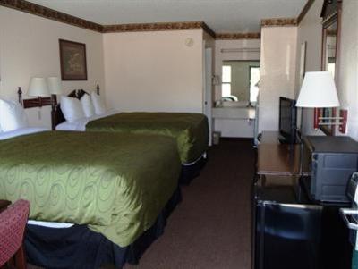 фото отеля Clairmont Inn and Suites