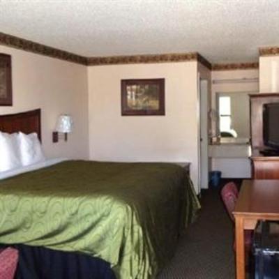 фото отеля Clairmont Inn and Suites