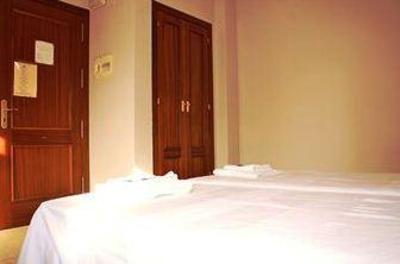 фото отеля Hostal Carlos
