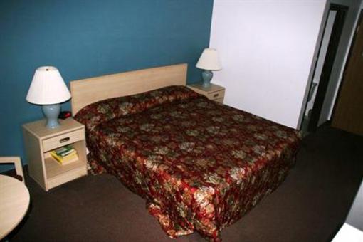 фото отеля Red Carpet Inn Omaha Chalco